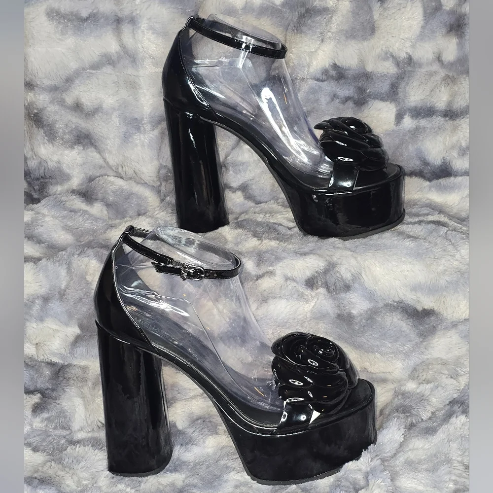 NWB MICHAEL Michael Kors Flower Elodie Patent Leather‎ Platform Sandal Size 9.5